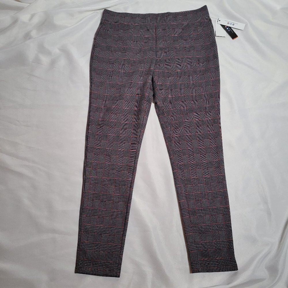 Almost Famous Academia Women's Black Red Plaid Ponte Knit Ankle Pants SizeM NWT